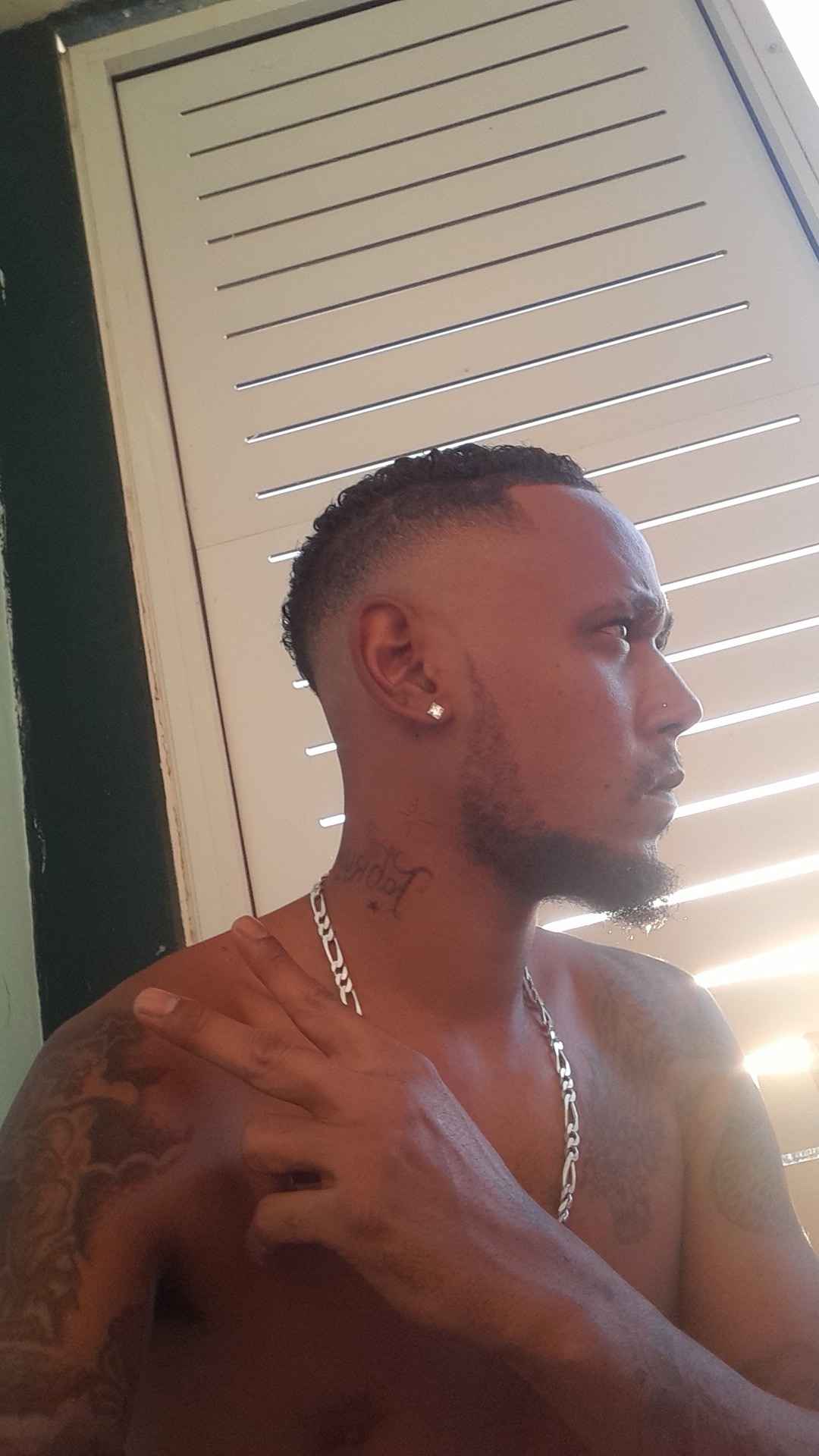 Profil de Djoe, 32 ans, baise suisse à Céligny