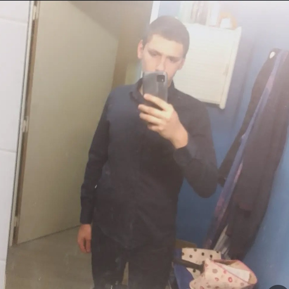 Profil de Turgay, 22 ans, baise suisse à Chigny