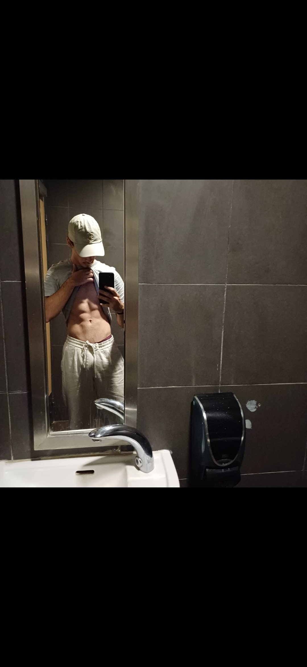 Profil de Sefa, 21 ans, baise suisse à Fribourg