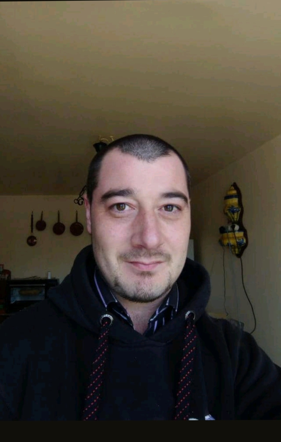 Profil de Azael, 37 ans, baise suisse à Lully VD