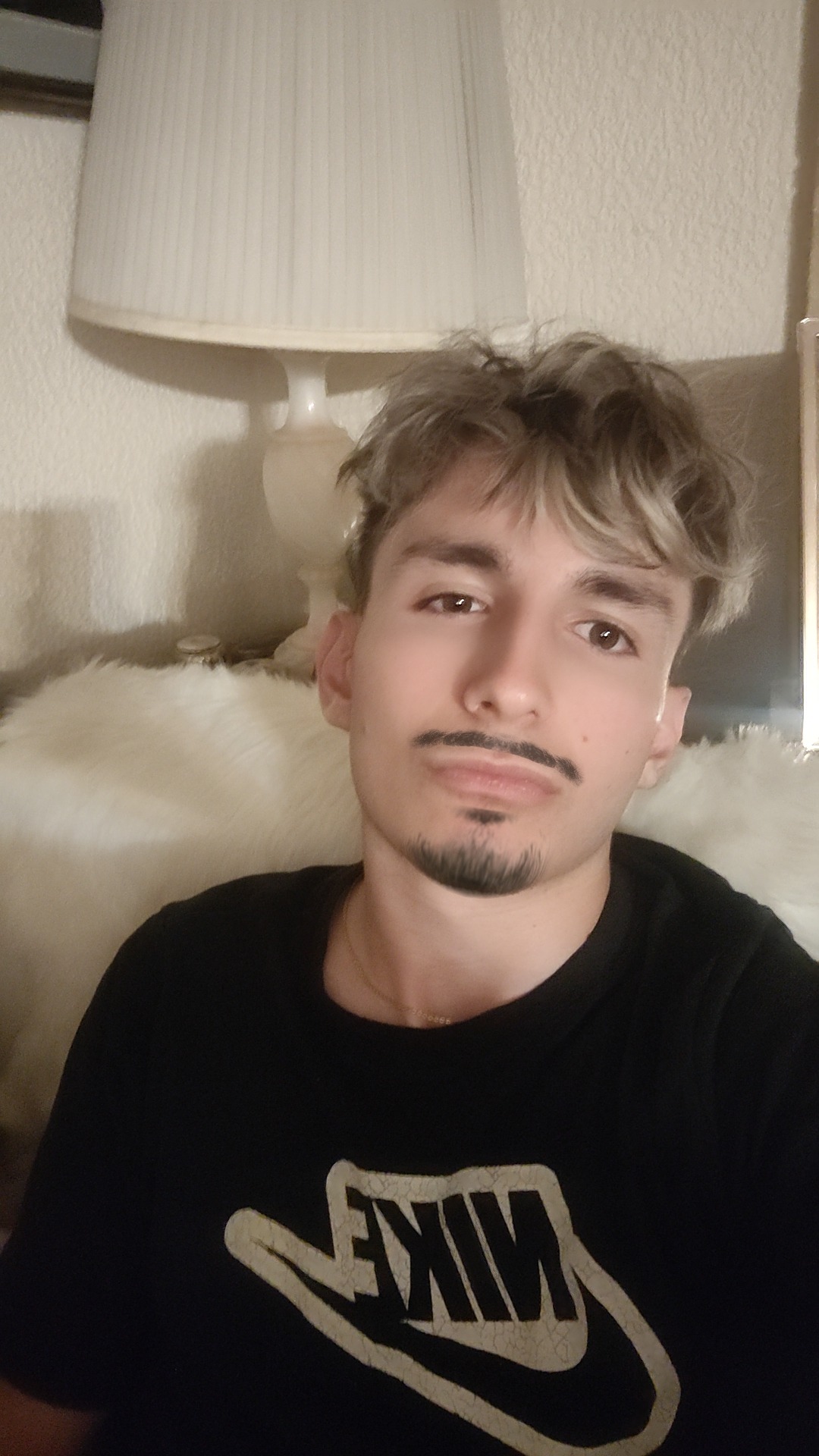 Profil de Carmelo, 20 ans, baise suisse à Kleinandelfingen