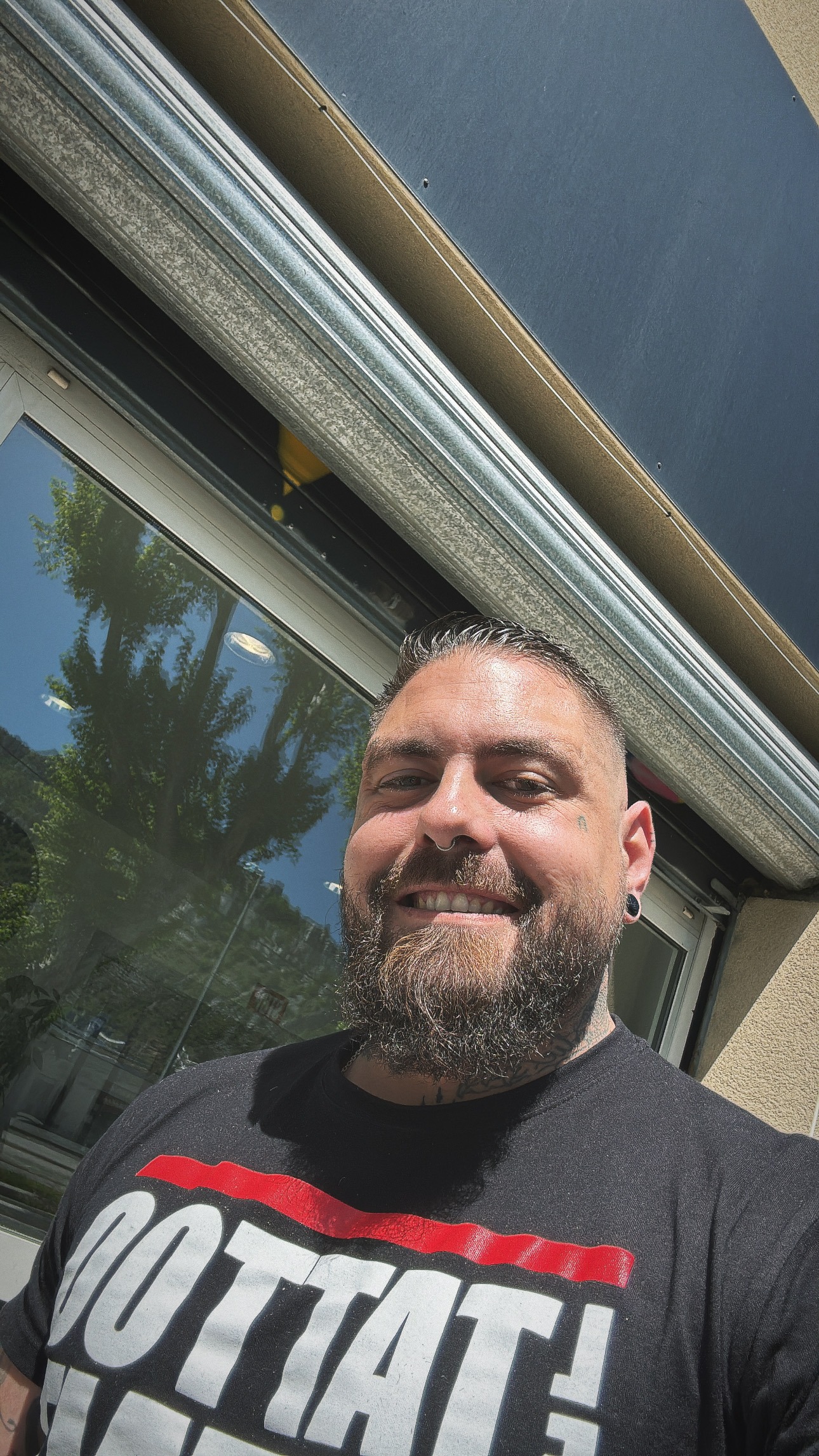 Profil de Ramdan, 34 ans, baise suisse à Genolier
