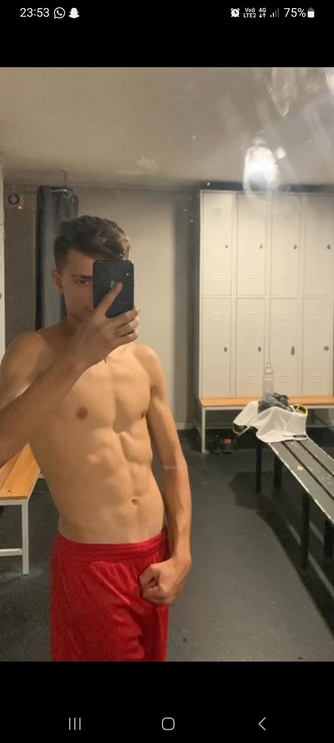 Profil de Nikolai, 20 ans, baise suisse à Marchissy