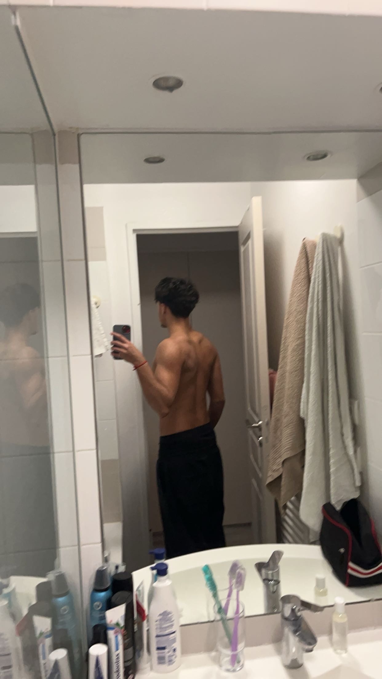 Profil de Amani, 18 ans, baise suisse à Lüen