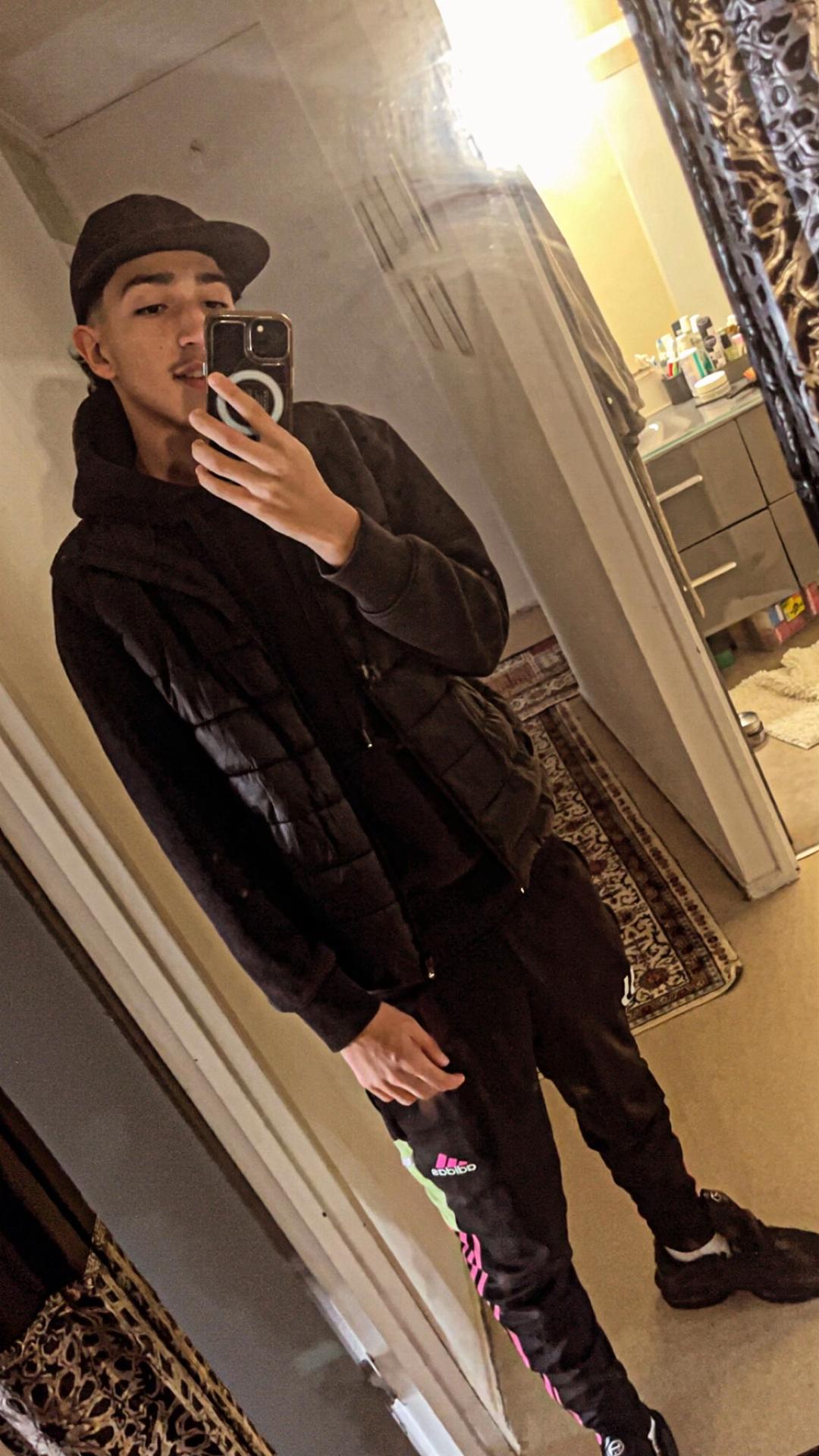 Profil de Ellis, 19 ans, baise suisse à Buhwil