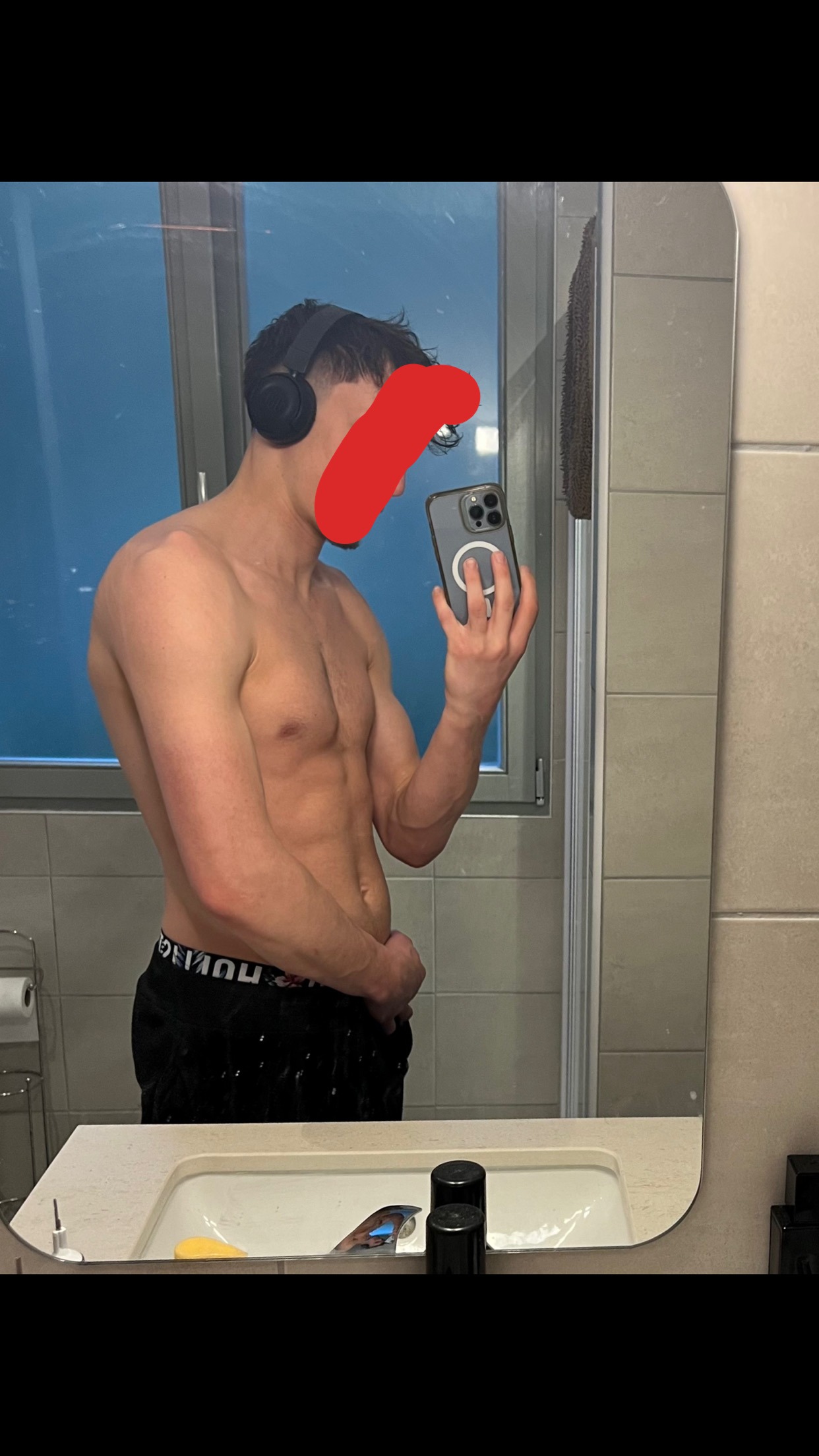 Profil de Alfons, 23 ans, baise suisse à Corticiasca