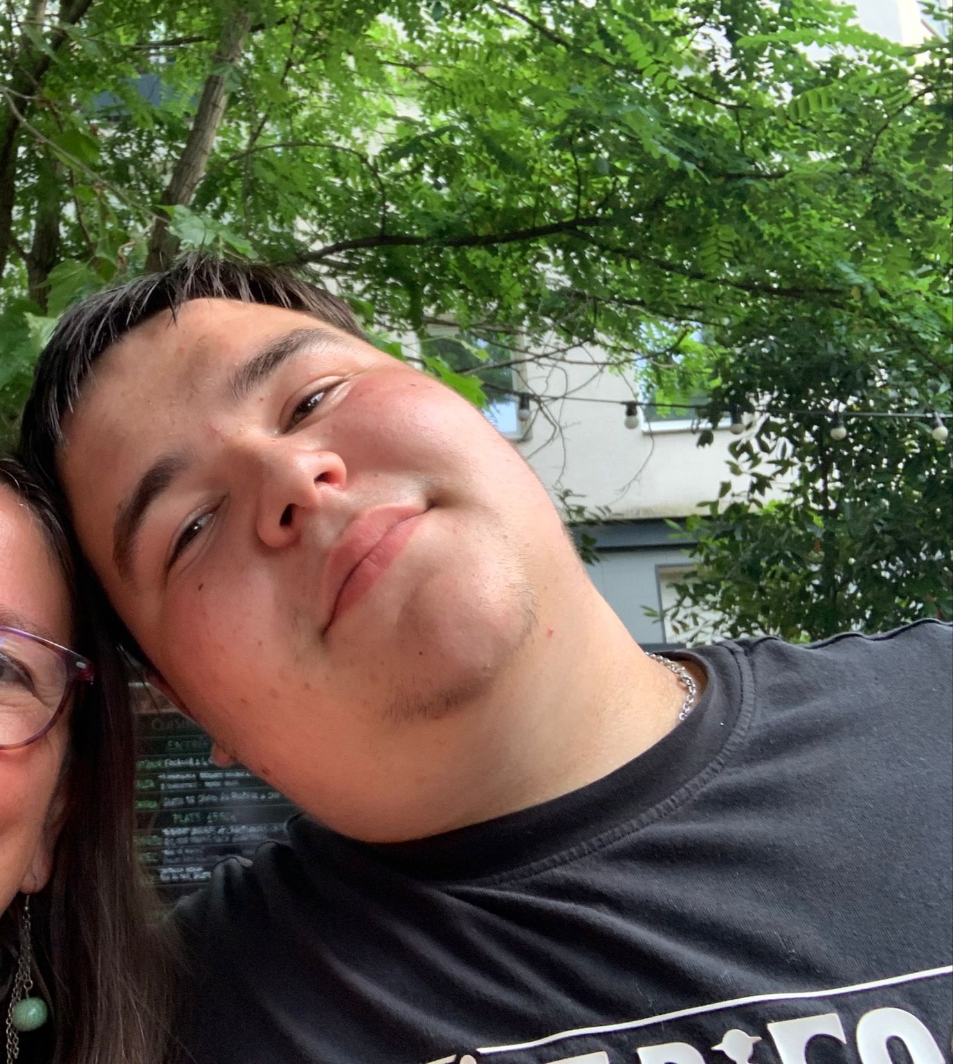 Profil de Stelian, 23 ans, baise suisse à Münsingen