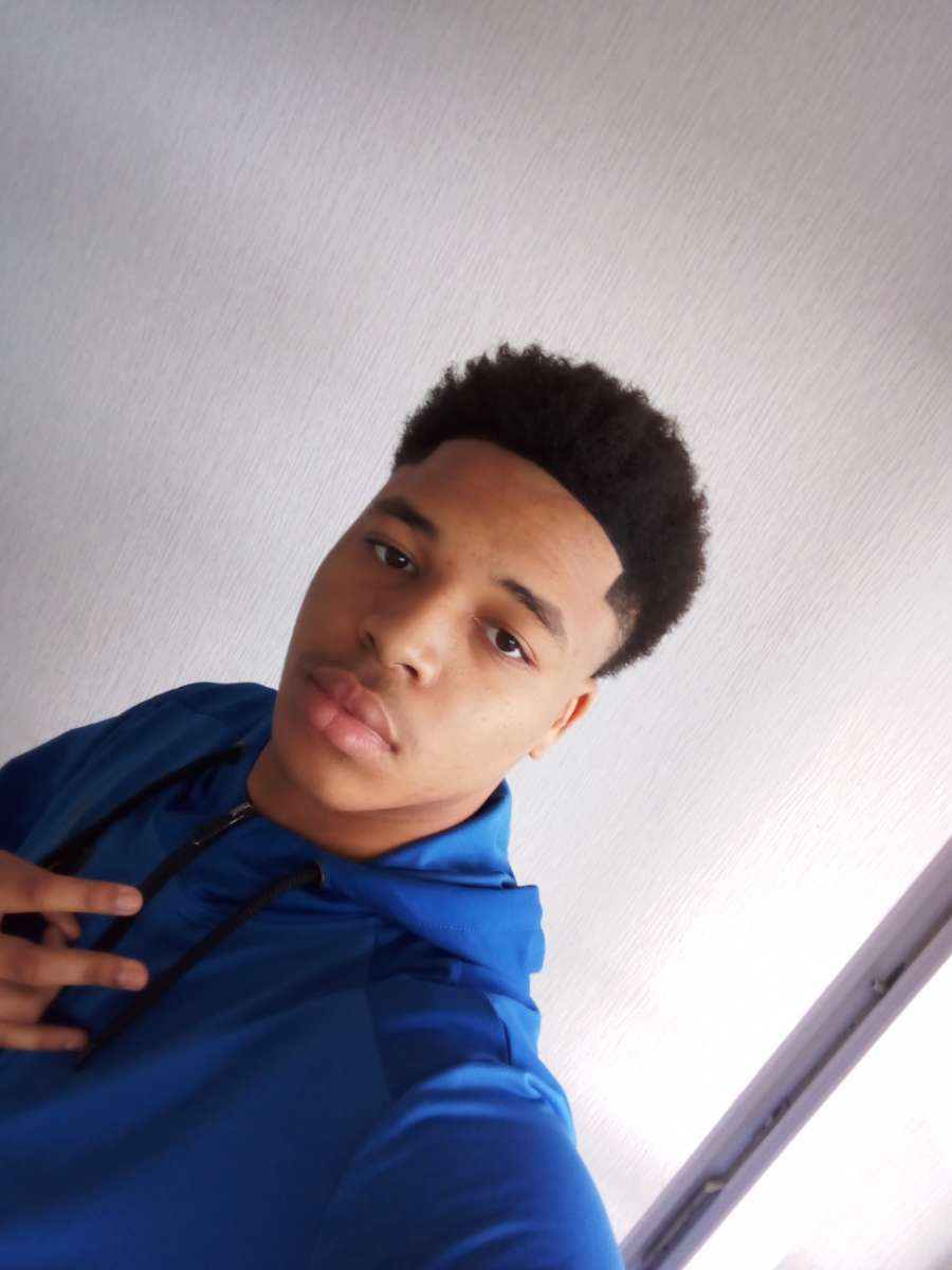 Profil de Hernan, 21 ans, baise suisse à Seewil