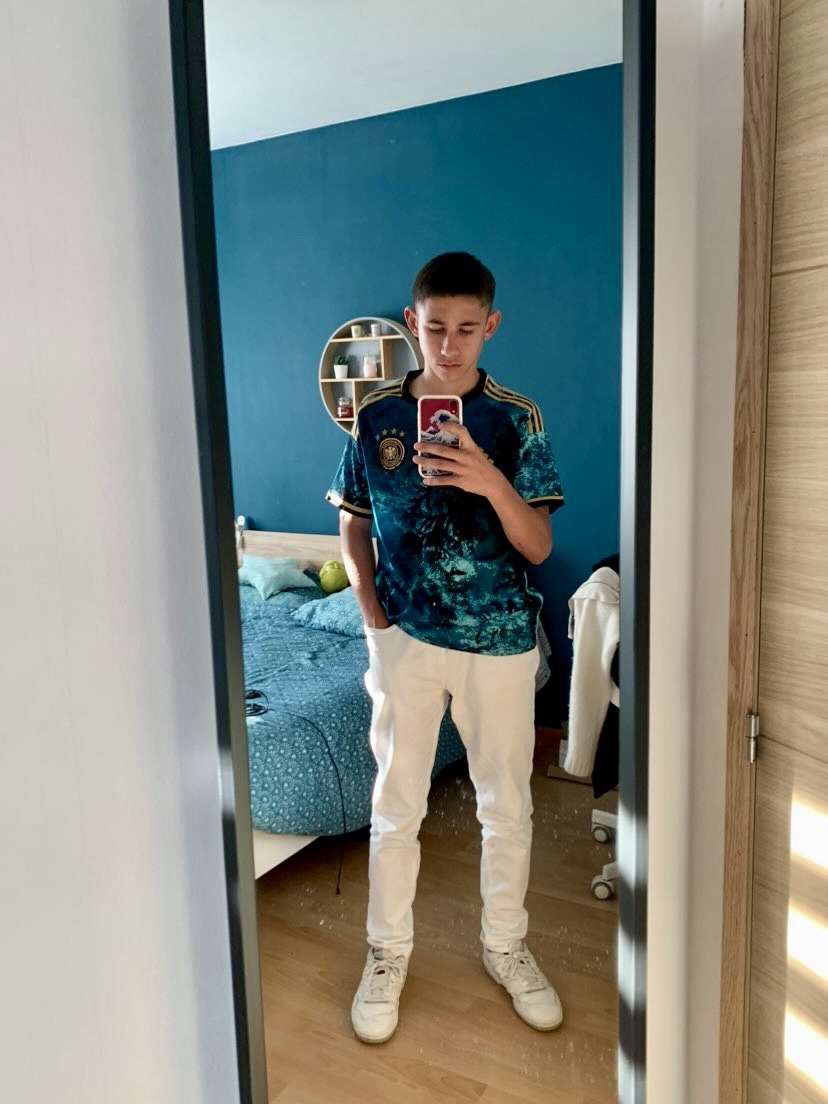 Profil de Meziane, 18 ans, baise suisse à Taverne