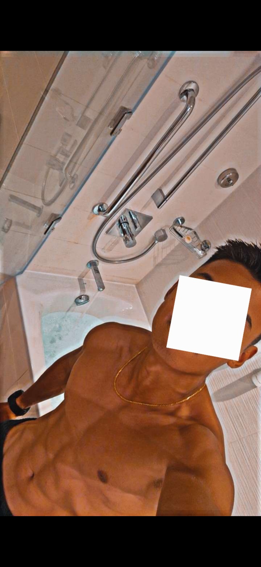 Profil de Ashraf, 20 ans, baise suisse à Faoug
