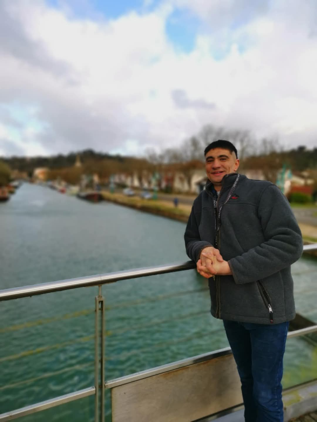 Profil de Tenzin, 35 ans, baise suisse à Camischolas