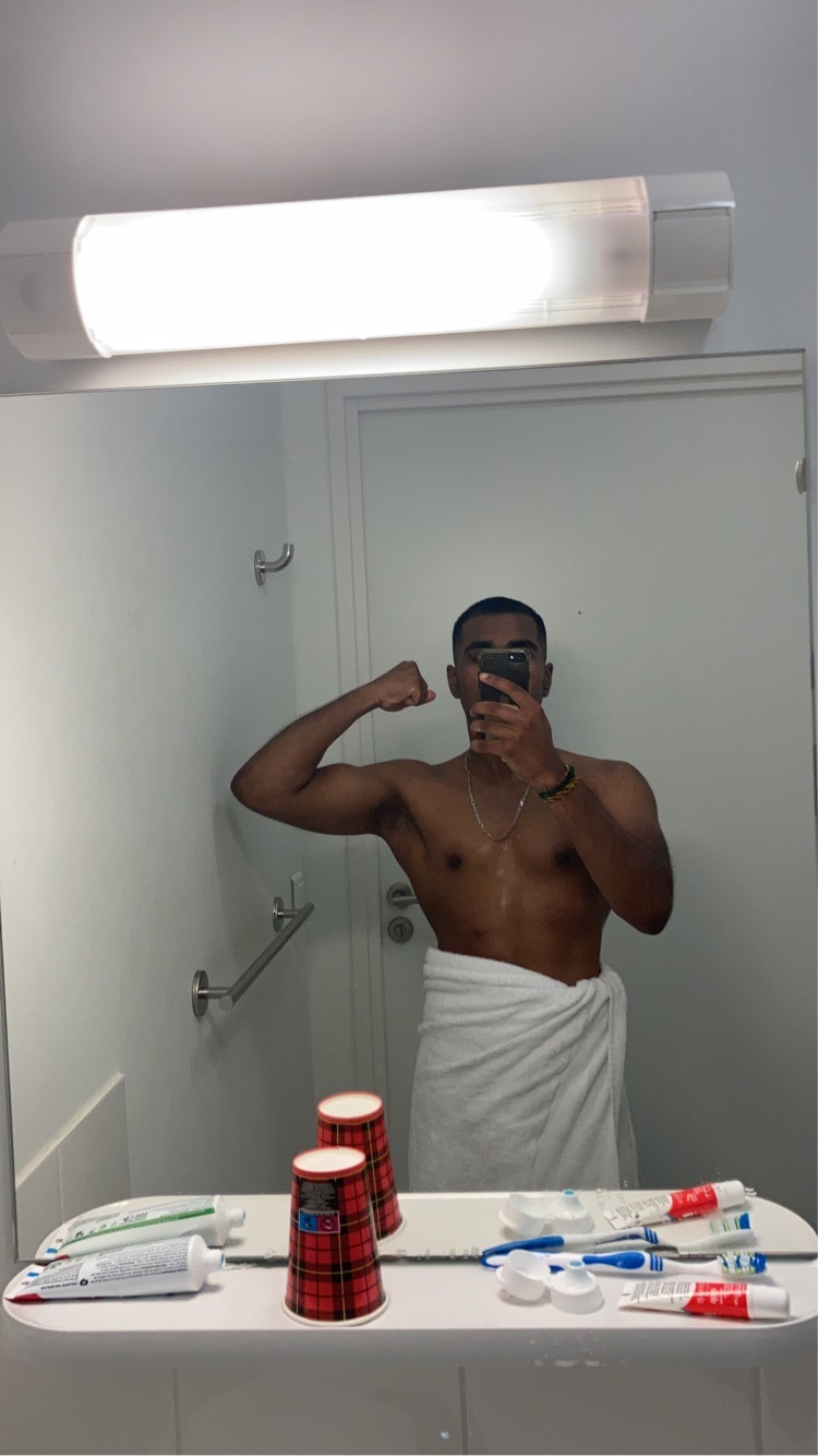 Profil de Ken, 25 ans, baise suisse à La Comballaz