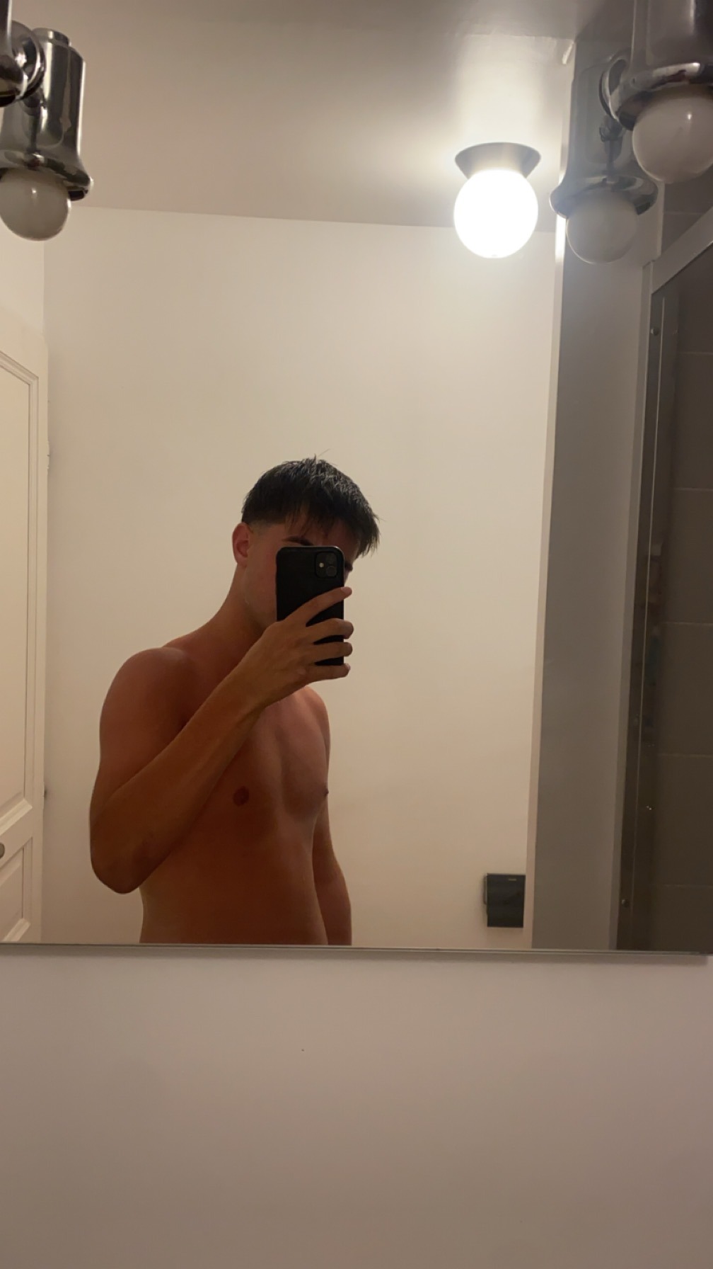 Profil de Manoe, 19 ans, baise suisse à Knutwil