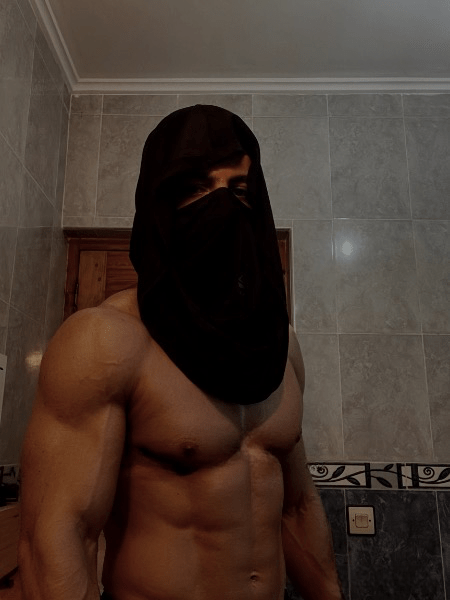 Profil de Batoura, 19 ans, baise suisse à Castiel