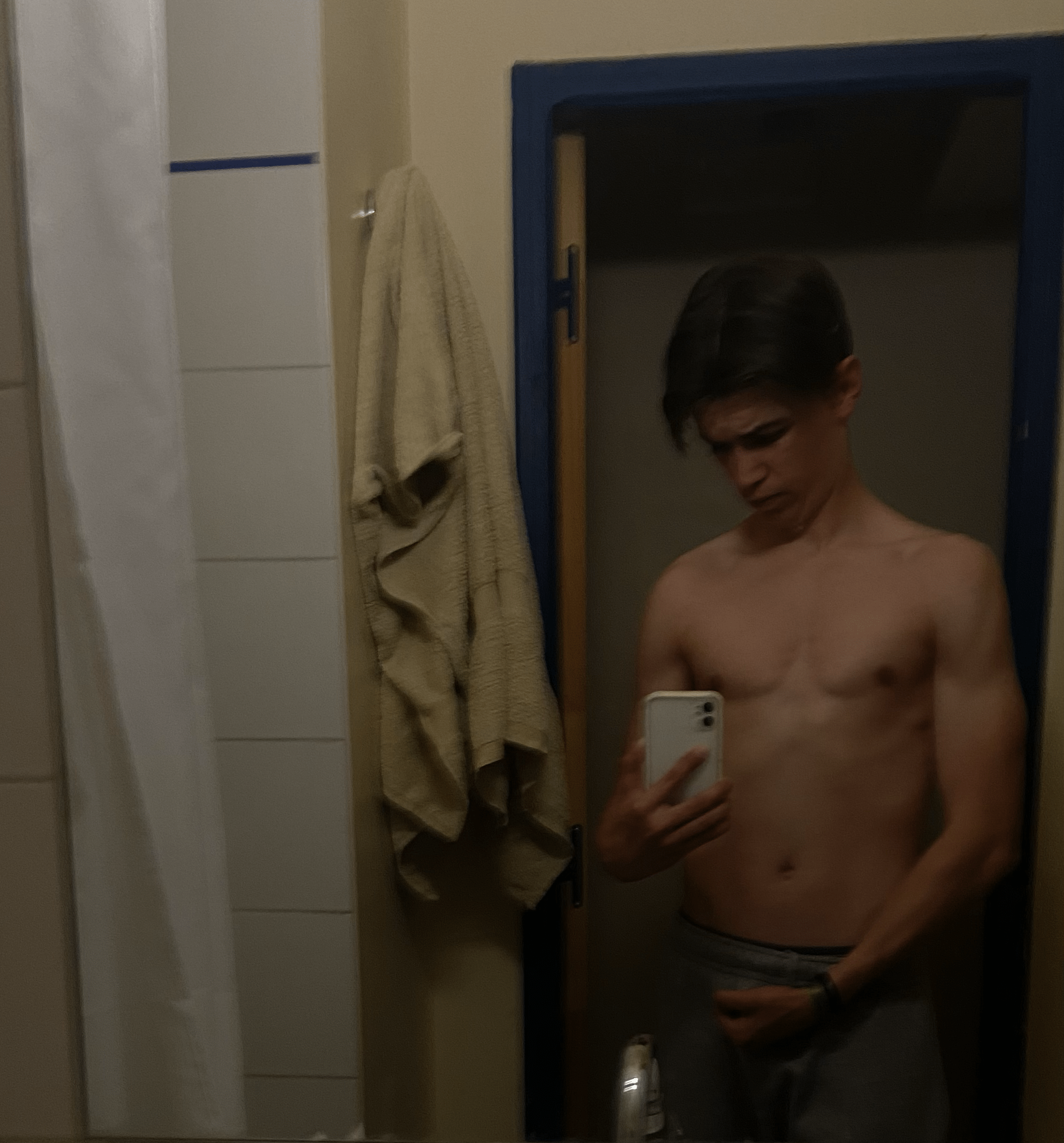 Profil de Harone, 21 ans, baise suisse à Valendas