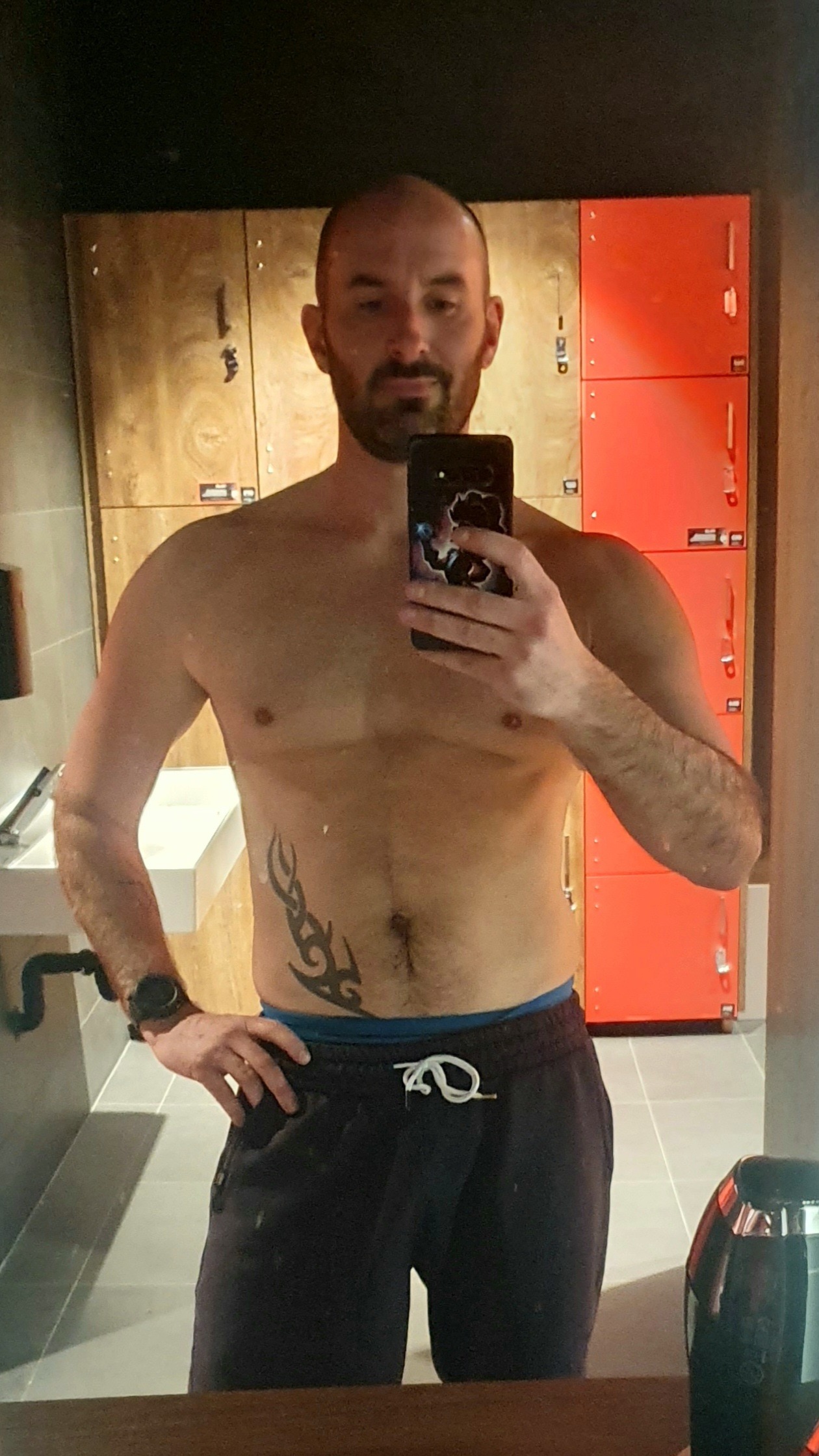 Profil de Choukri, 40 ans, baise suisse à Cunter
