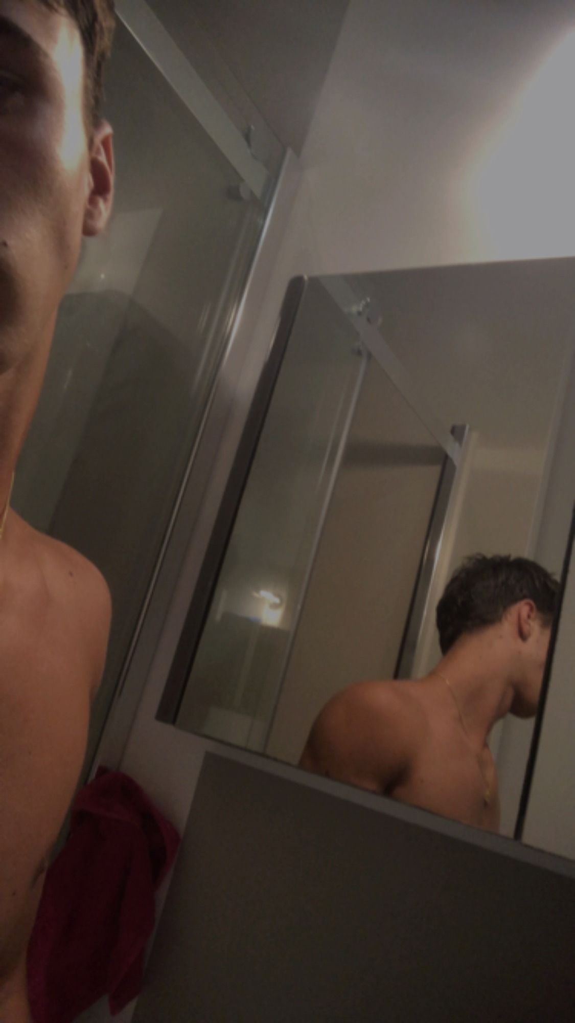 Profil de Gloire, 19 ans, baise suisse à Grangettes-près-Romont