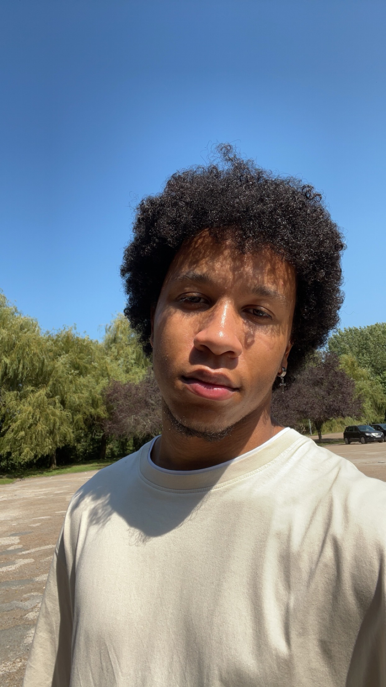 Profil de Adan, 19 ans, baise suisse à Montagny-la-Ville