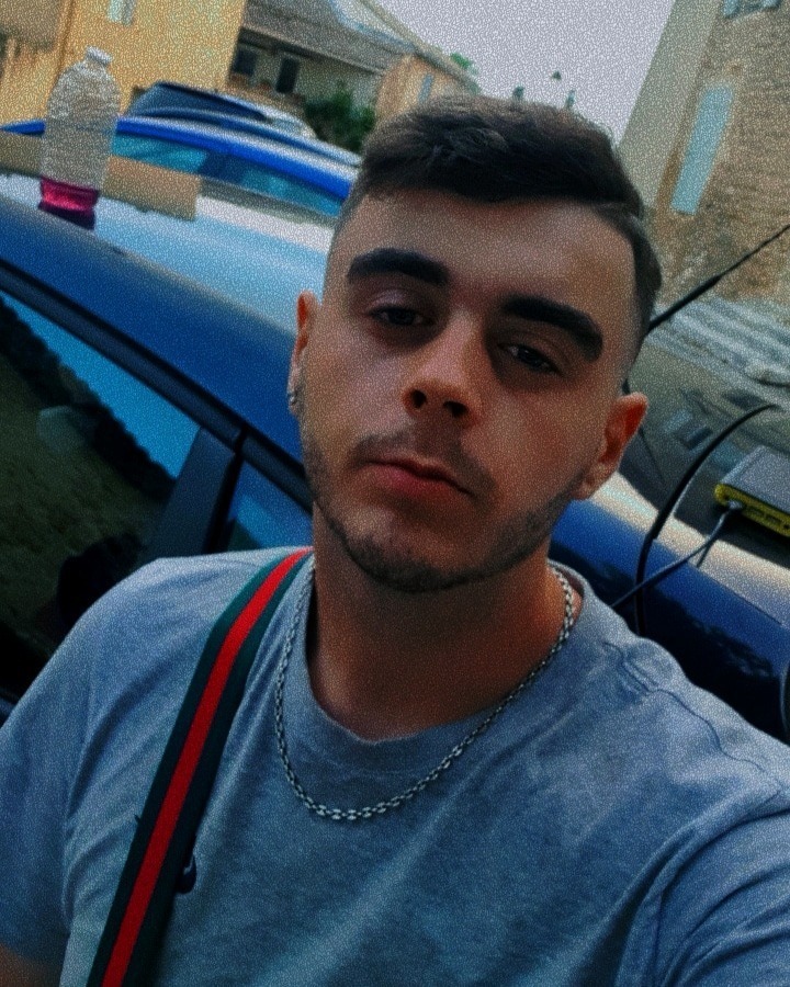 Profil de Alexandro, 21 ans, baise suisse à Curaglia