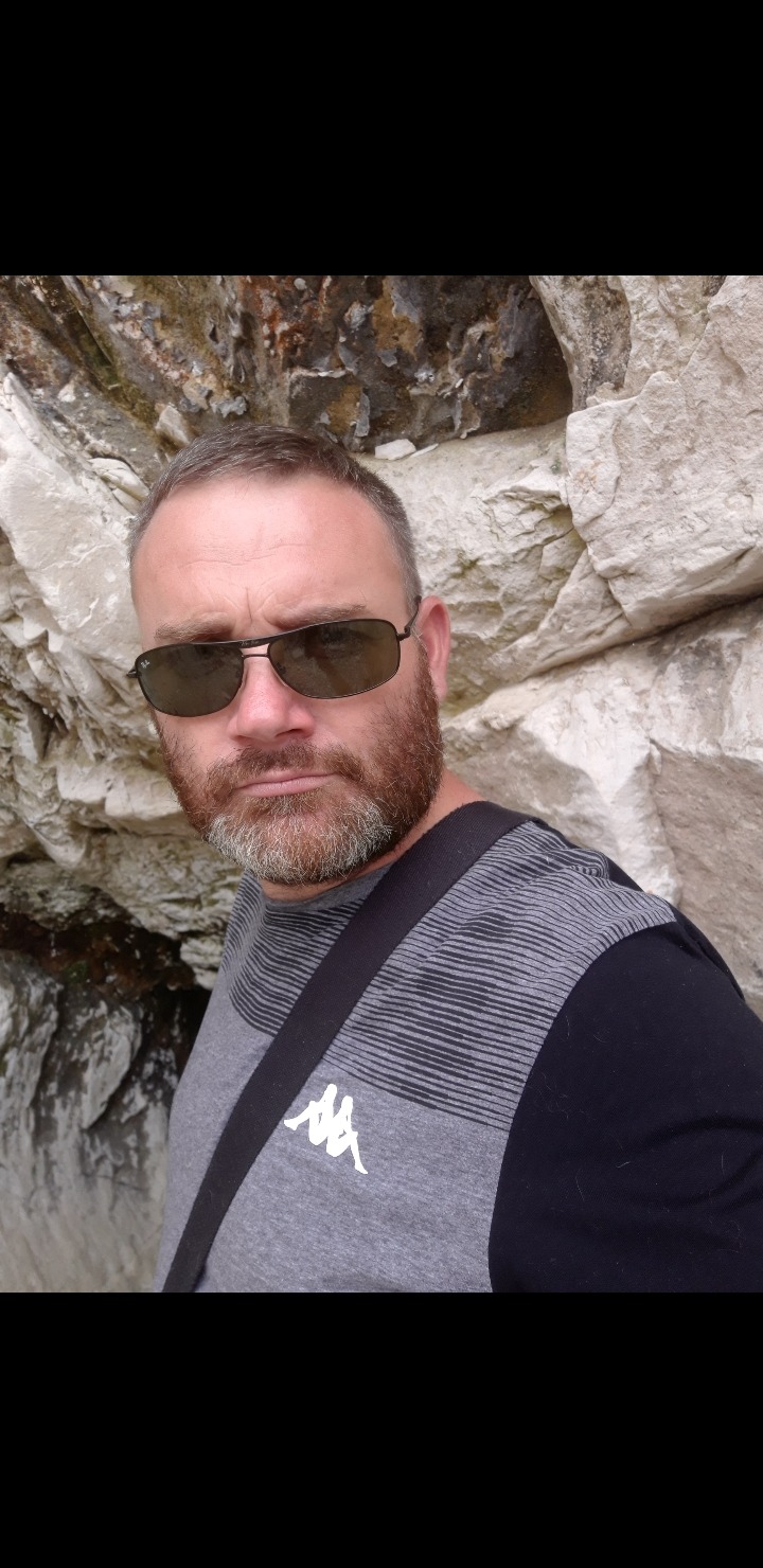 Profil de Hakime, 48 ans, baise suisse à Valendas