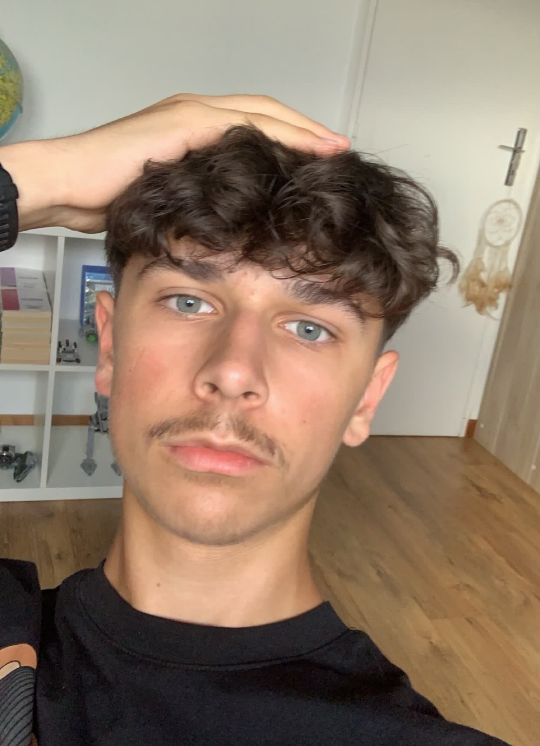 Profil de Iverson, 18 ans, baise suisse à Müselbach
