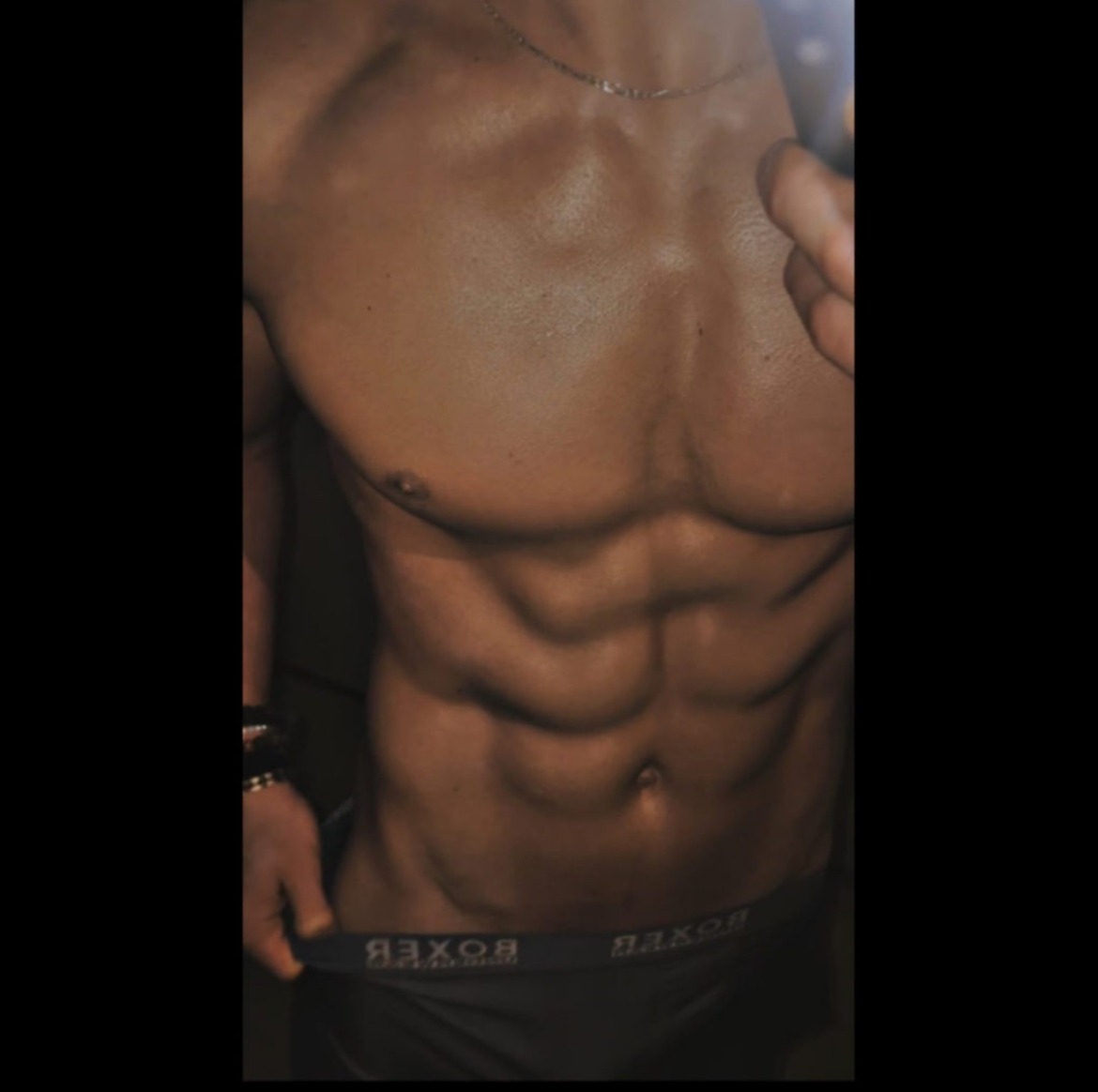 Profil de Hocine, 24 ans, baise suisse à Riein