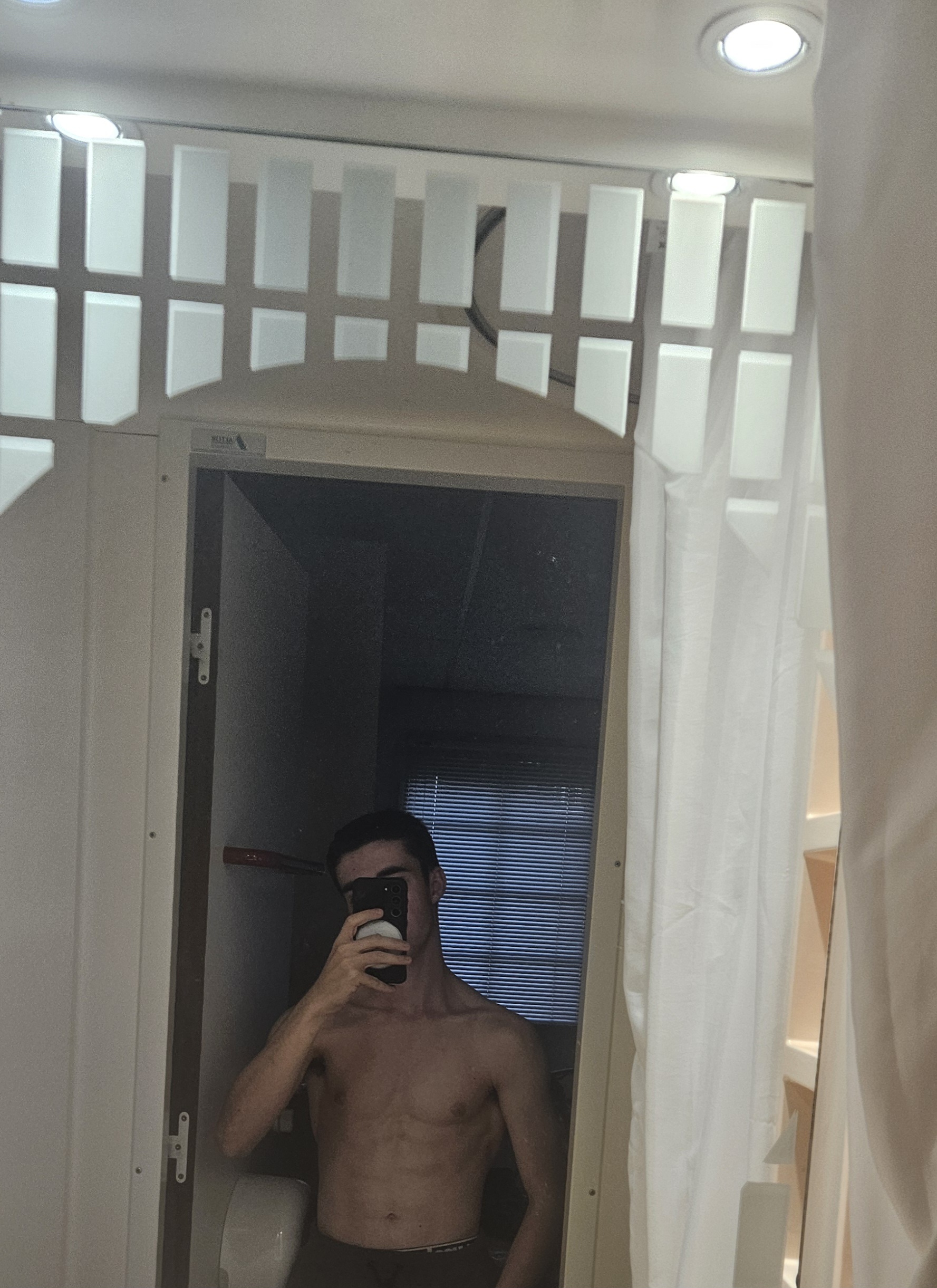 Profil de Verone, 21 ans, baise suisse à Ponto Valentino