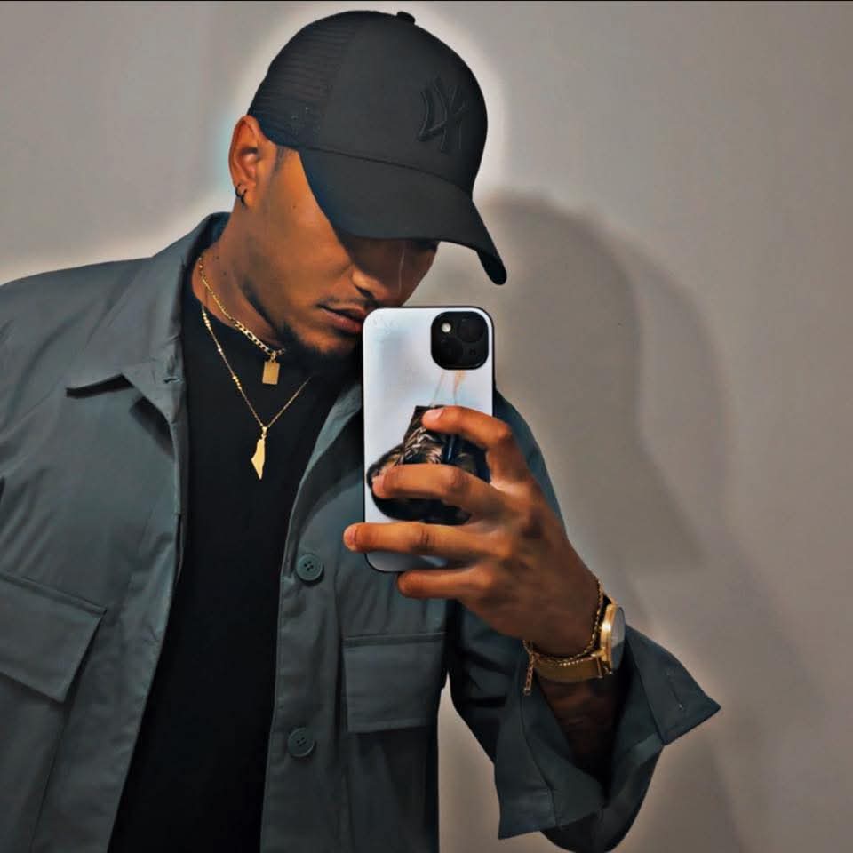 Profil de Keiran, 32 ans, baise suisse à Savigny