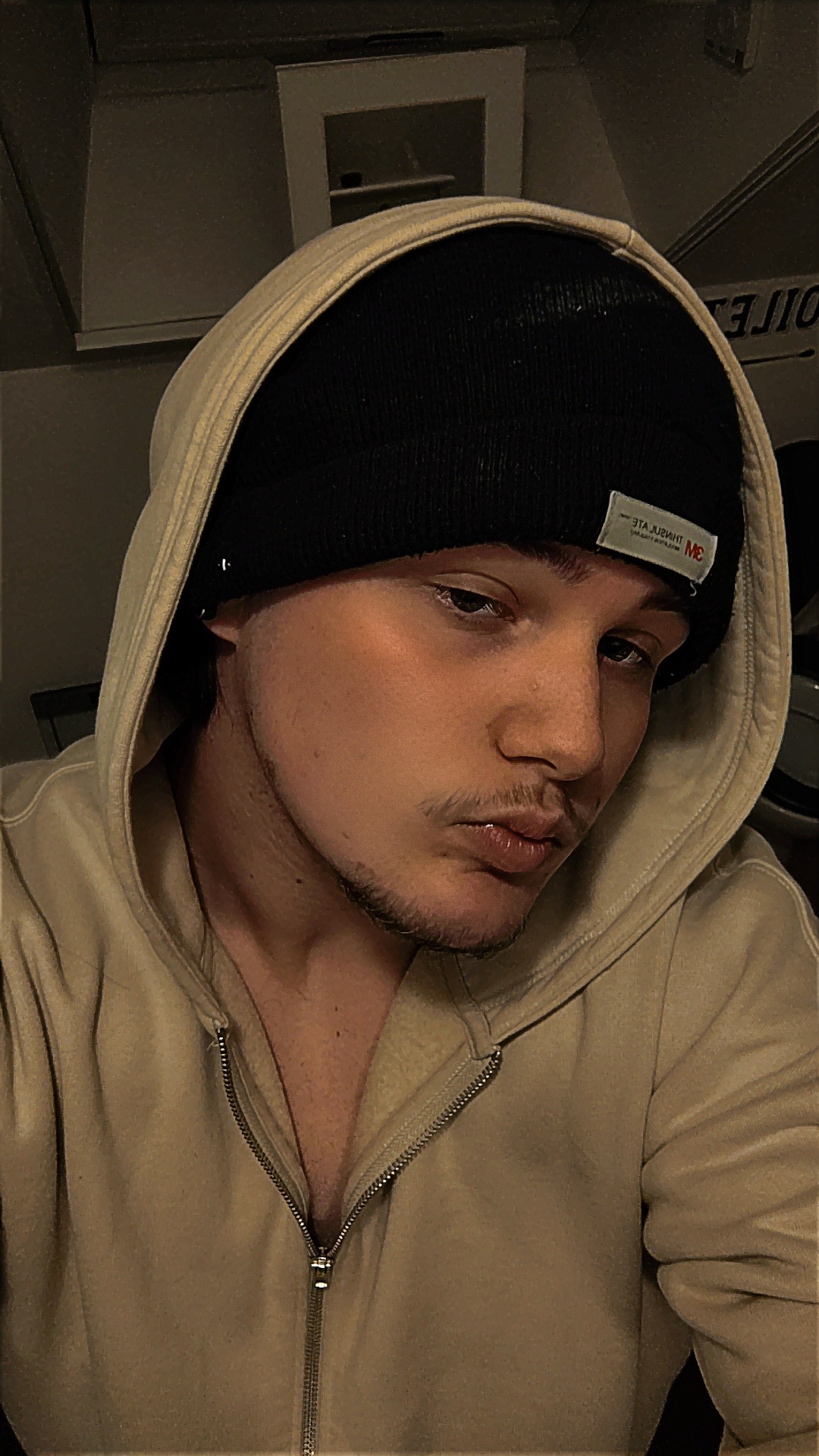 Profil de Abdelraouf, 22 ans, baise suisse à Thierachern