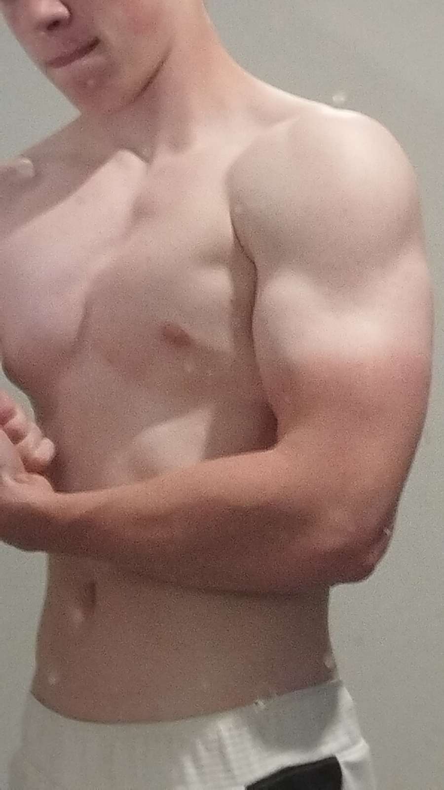 Profil de Jami, 21 ans, baise suisse à Gressy