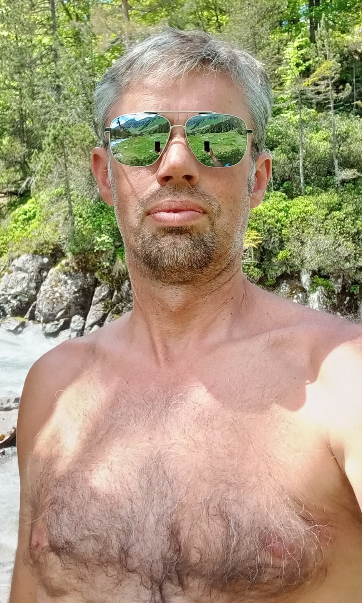 Profil de Yazide, 55 ans, baise suisse à Mutrux