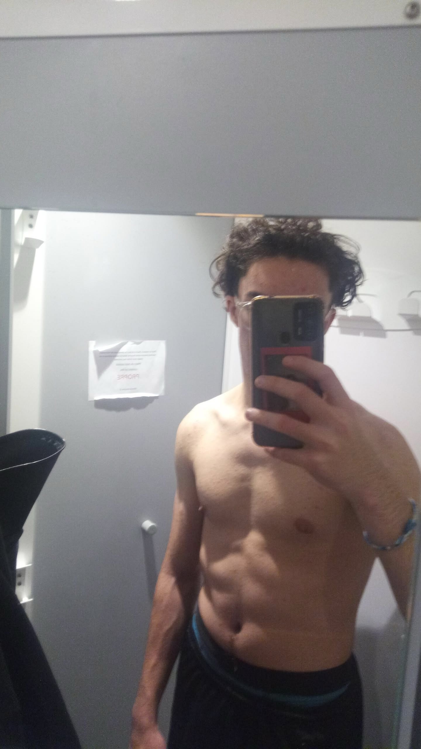 Profil de Minh, 19 ans, baise suisse à Ecuvillens
