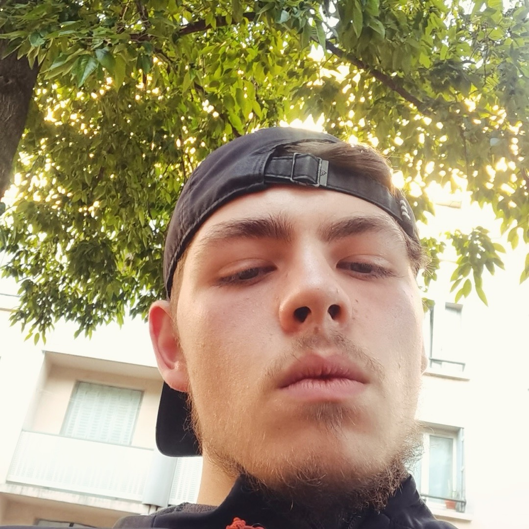 Profil de Manael, 19 ans, baise suisse à La Sagne (Ste-Croix)