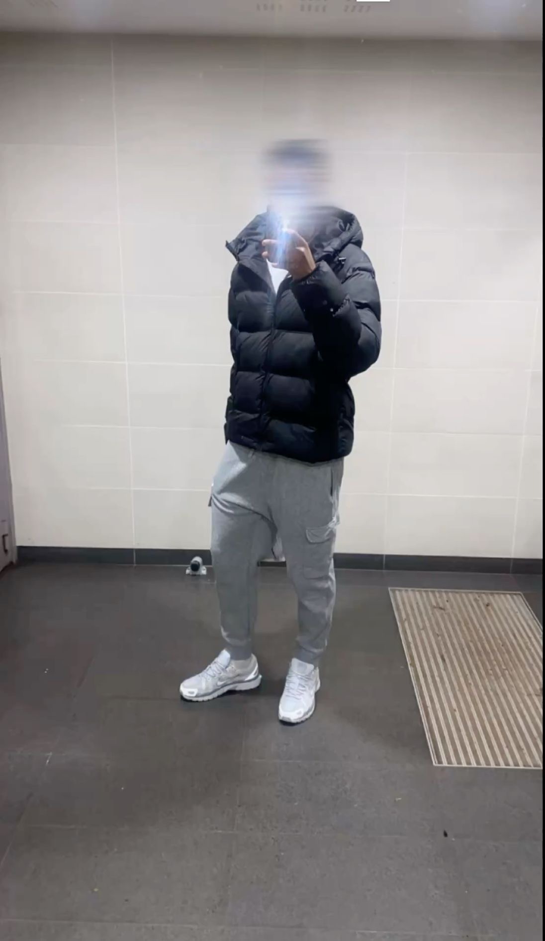 Profil de Kingston, 20 ans, baise suisse à Albligen