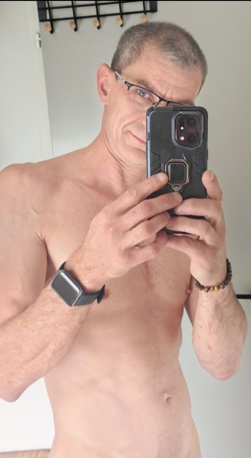 Profil de Laye, 51 ans, baise suisse à Oey