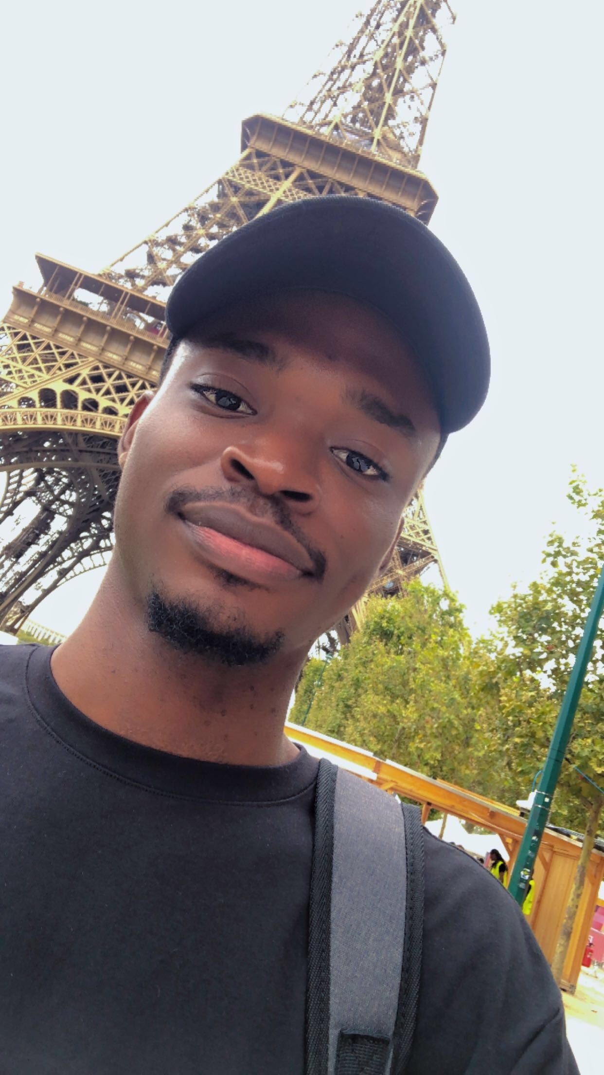 Profil de Ayad, 25 ans, baise suisse à Stabio